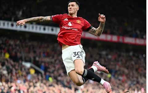 Wayne Rooney lên tiếng khen ngợi Benjamin Sesko