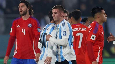 Franco Mastantuono: "Messi là HLV tuyệt nhất mà bạn có ở trên sân!"