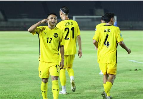 Malaysia giải quyết Lào trong 45 phút hiệp 2