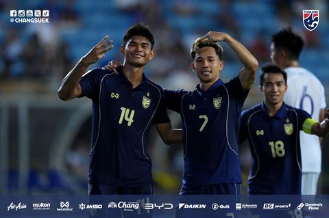 ĐT Thái Lan "đánh tennis" tại vòng loại Asian Cup