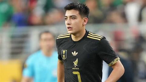 Arsenal, Man City và 2 ông lớn cùng săn thần đồng Mexico