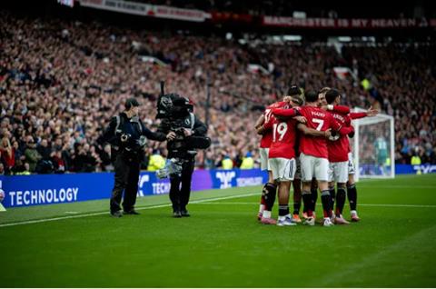 Jaap Stam đưa ra dự đoán gây sốc về Top 4 Ngoại hạng Anh