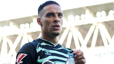 Pellegrini khen Antony trưởng thành vượt bậc sau khi rời Man United