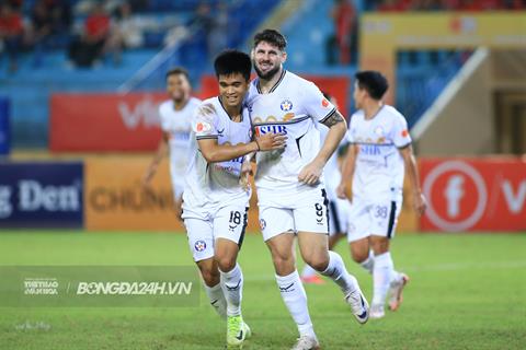 Trận Đà Nẵng - SLNA căng thẳng vì lũ lụt đe dọa