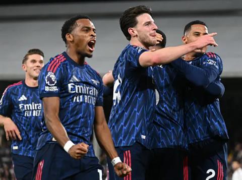 Arsene Wenger so sánh sức mạnh giữa Arsenal và Liverpool