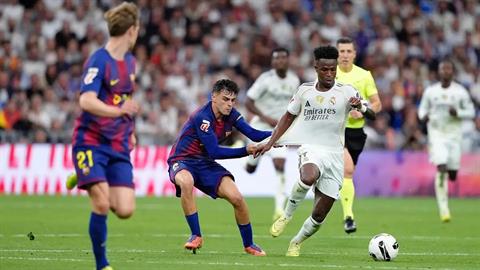 Wenger: “Real Madrid thi đấu như đàn ông, Barcelona như những cậu bé”