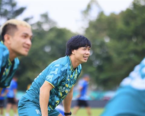 Công Phượng trở lại tập luyện