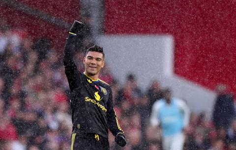 Rộ tin Casemiro cập bến giải đấu có Messi
