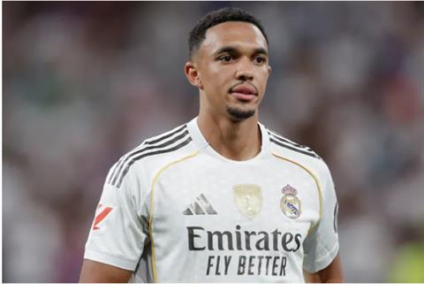 Arne Slot gửi thông điệp tới NHM Liverpool về sự trở lại của Alexander-Arnold