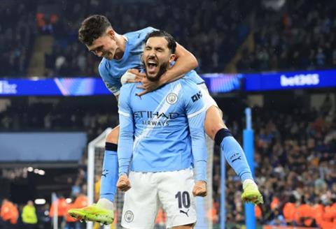 Owen Hargreaves cảnh báo Arsenal