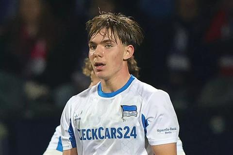 Liverpool và Man United tranh giành thần đồng 16 tuổi người Đức