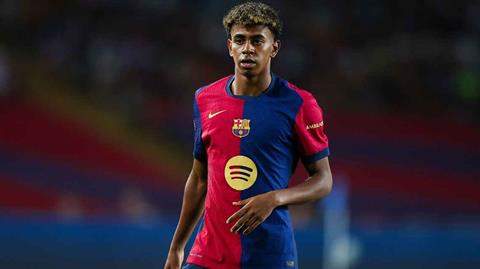 Flick khen Lamine Yamal trưởng thành về ý thức chăm sóc bản thân