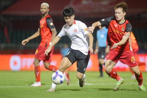 Hoàng Đức thách thức ngoại binh trong cuộc đua Vua phá lưới V.League