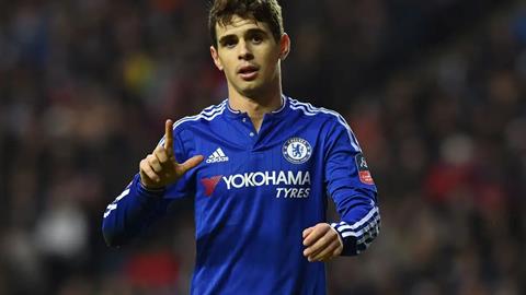 Cựu cầu thủ Oscar của Chelsea nhập viện khẩn cấp vì sự cố tim mạch