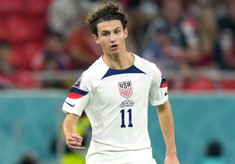 Tiểu sử tiền vệ Brenden Aaronson đang thi đấu tại Leeds