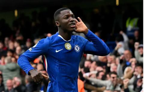 Real phải chi 200 triệu bảng để có Moises Caicedo