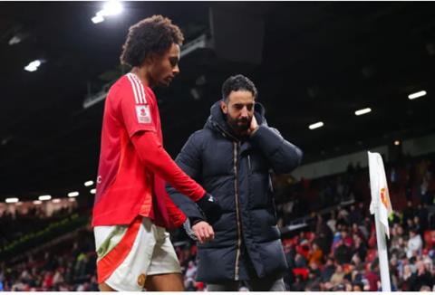 MU chốt giá bán Joshua Zirkzee