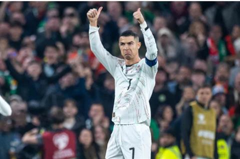 Bồ Đào Nha lên kế hoạch khiếu nại về thẻ đỏ của Cristiano Ronaldo