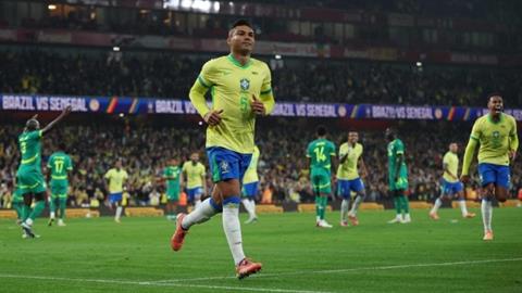 Casemiro nổi bật trong thắng lợi của tuyển Brazil