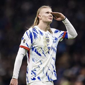 Haaland có thể đứng ngang hàng với Shearer và Henry