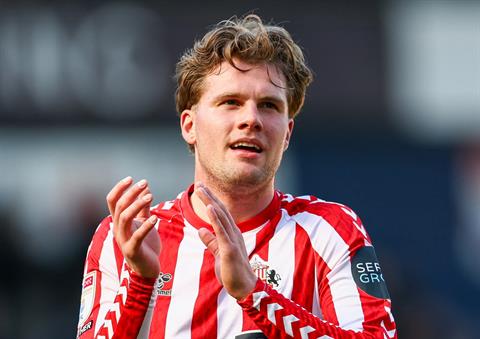 Tiểu sử hậu vệ Leo Hjelde