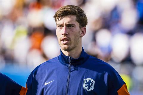 Tiểu sử thủ môn Robin Roefs