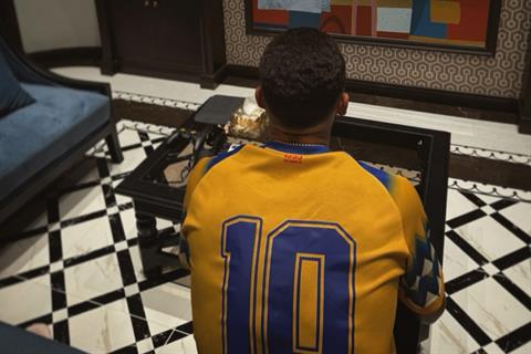 Hoàng Hên đăng ảnh gây sốt