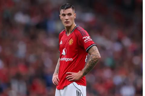 Dwight Yorke chỉ ra cái tên thay thế hoàn hảo cho Benjamin Sesko ở MU