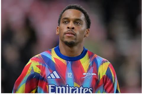 Jurrien Timber là một trong những cầu thủ xuất sắc nhất Ngoại hạng Anh mùa này