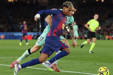 Lamine Yamal: Nhảy múa giữa Camp Nou