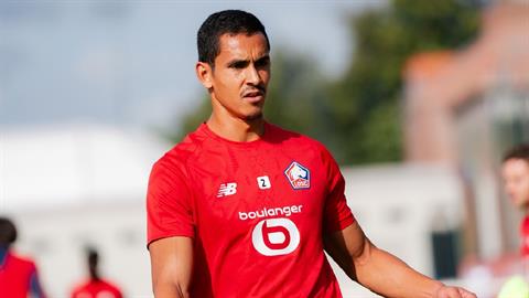 Tiểu sử trung vệ Aissa Mandi