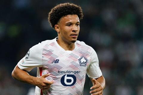 Tiểu sử hậu vệ phải Tiago Santos