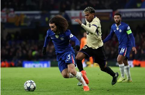 Wayne Rooney đưa Marc Cucurella lên mây