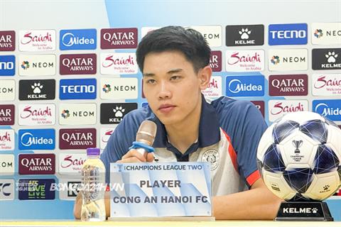 Chia sẻ xúc động của Đình Bắc dành cho HLV Polking sau bàn thắng vàng