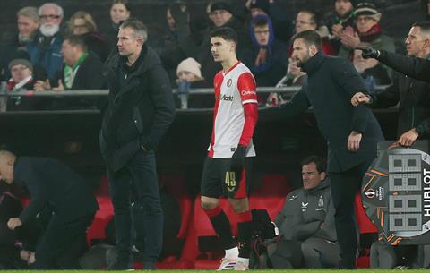 Con trai Robin van Persie ra mắt sân chơi Europa League