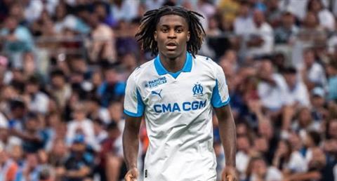 Tiểu sử tiền vệ tấn công Darryl Bakola