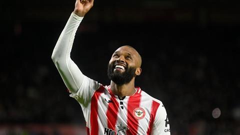 Igor Thiago đi vào lịch sử Brentford