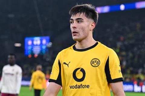 Dortmund đàm phán mua đứt cầu thủ của Chelsea