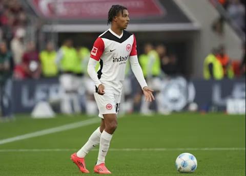 Arsenal chiêu mộ thêm cầu thủ tấn công của Eintracht Frankfurt