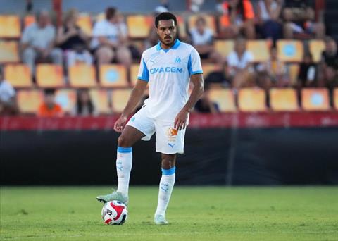 Tiểu sử hậu vệ CJ Egan-Riley