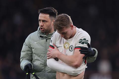 Chelsea lo ngại chấn thương vai nghiêm trọng của Liam Delap