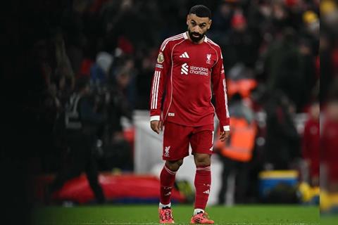 Salah nói hết bức xúc trong 7 phút, Liverpool đối diện sóng ngầm