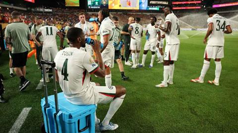 World Cup 2026 sẽ có thời gian nghỉ uống nước ở cả 2 hiệp