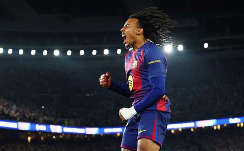 Đêm diễn của Jules Kounde