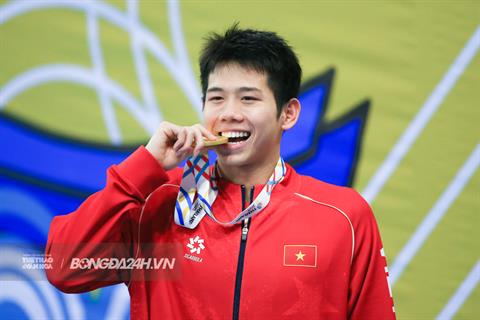 Nguyễn Quang Thuấn: Vượt qua "tượng đài" để bước ra ánh sáng