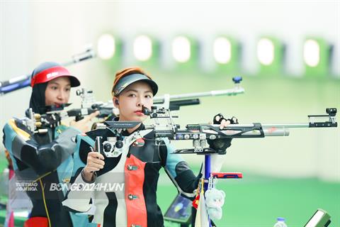 Bộ đồ đặc biệt của hoa khôi bắn súng Phí Thanh Thảo