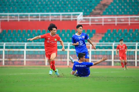 Công Phượng ghi bàn trong ngày tái xuất sân cỏ