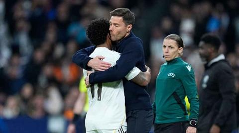 Xabi Alonso ca ngợi tinh thần đoàn kết của Real Madrid