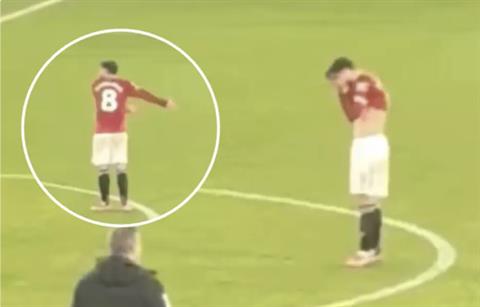 Bruno Fernandes nổi nóng với đồng đội ngay sau trận hòa Bournemouth