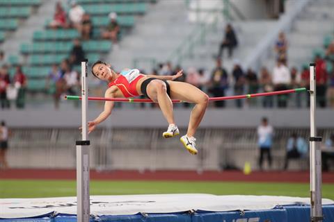 "Bóng hồng" 19 tuổi Bùi Thị Kim Anh: Nắm chắc HCV vẫn quyết lập kỷ lục